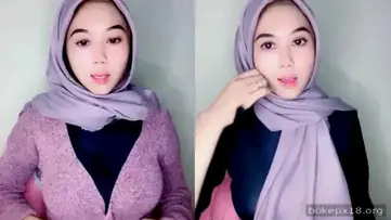 Tiktoker Imut Cantik Pamer Body Hot Di Live Lumer WOT